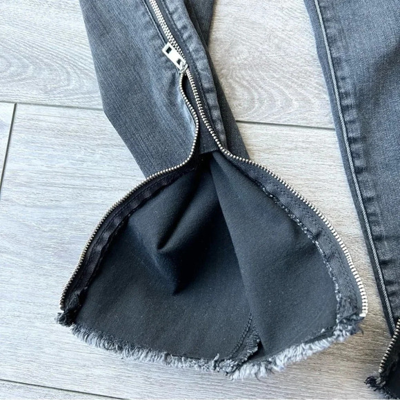 Torrid Bomshell Sky High Rise Skinny Zipper Jeans - Picture 13 of 16